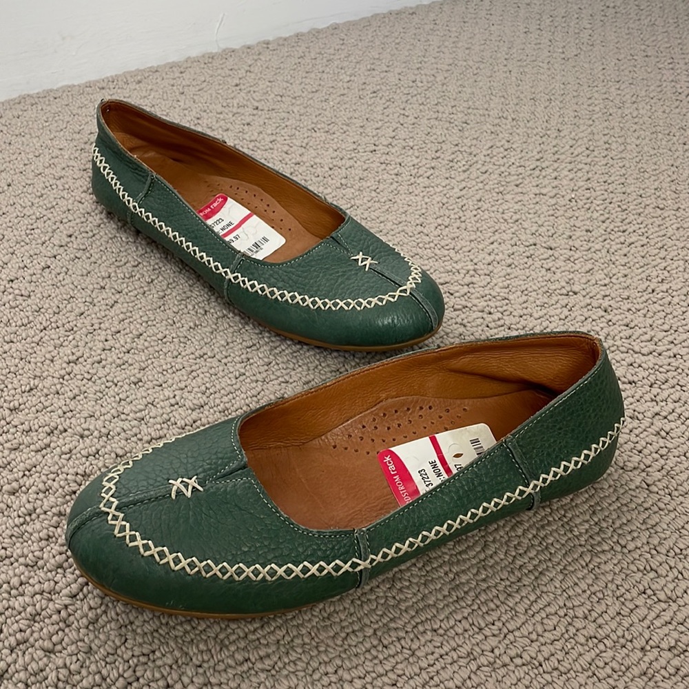 Soft leather flats